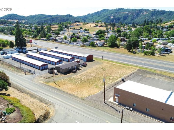 5060 Grange Rd, Roseburg, OR 97471